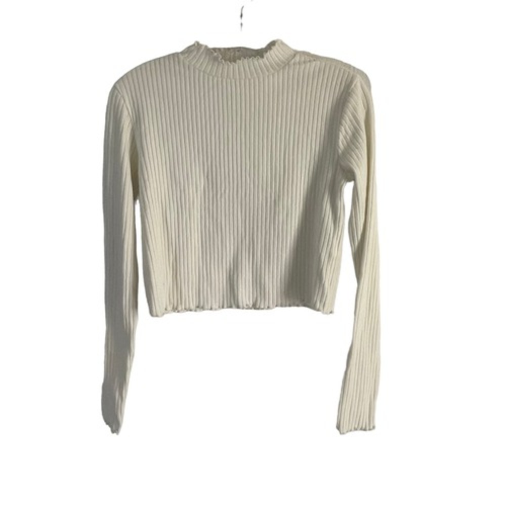 BP. Size Medium White Lettuce Edge Rib Knit Cropped Soft Henley‎ Sweater
